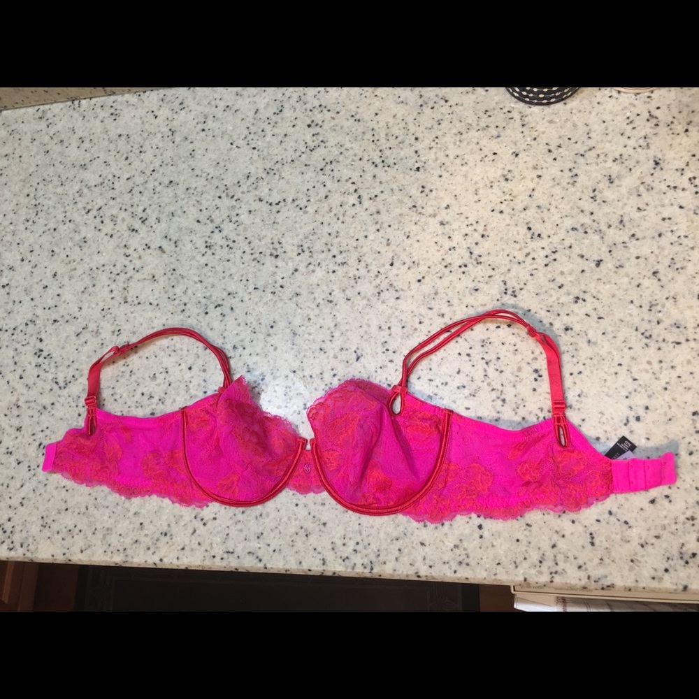 Victoria’s Secret 36D hot pink lace bra - Picture 2 of 5